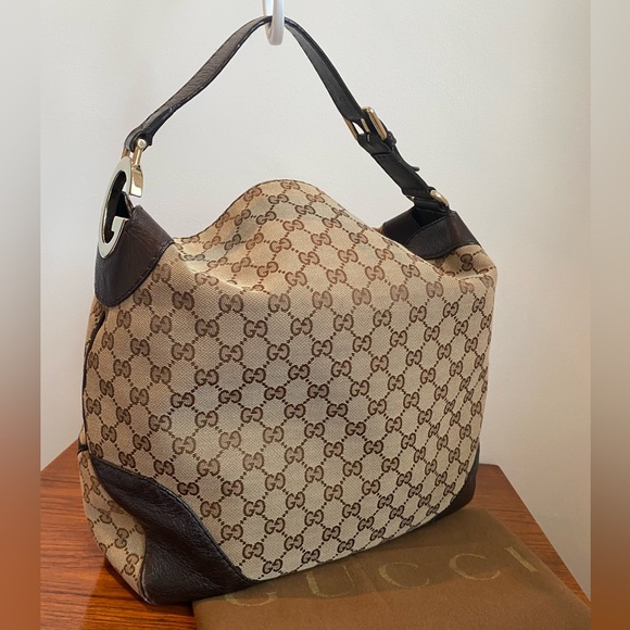 Large GUCCI GG Canvas Shoulder Bag - Picture 1 of 16